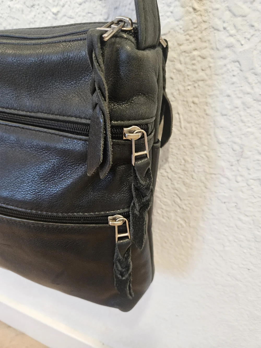 SVEN Design Black Leather Multi Compartment Organizer Crossbody Shoulder Bag